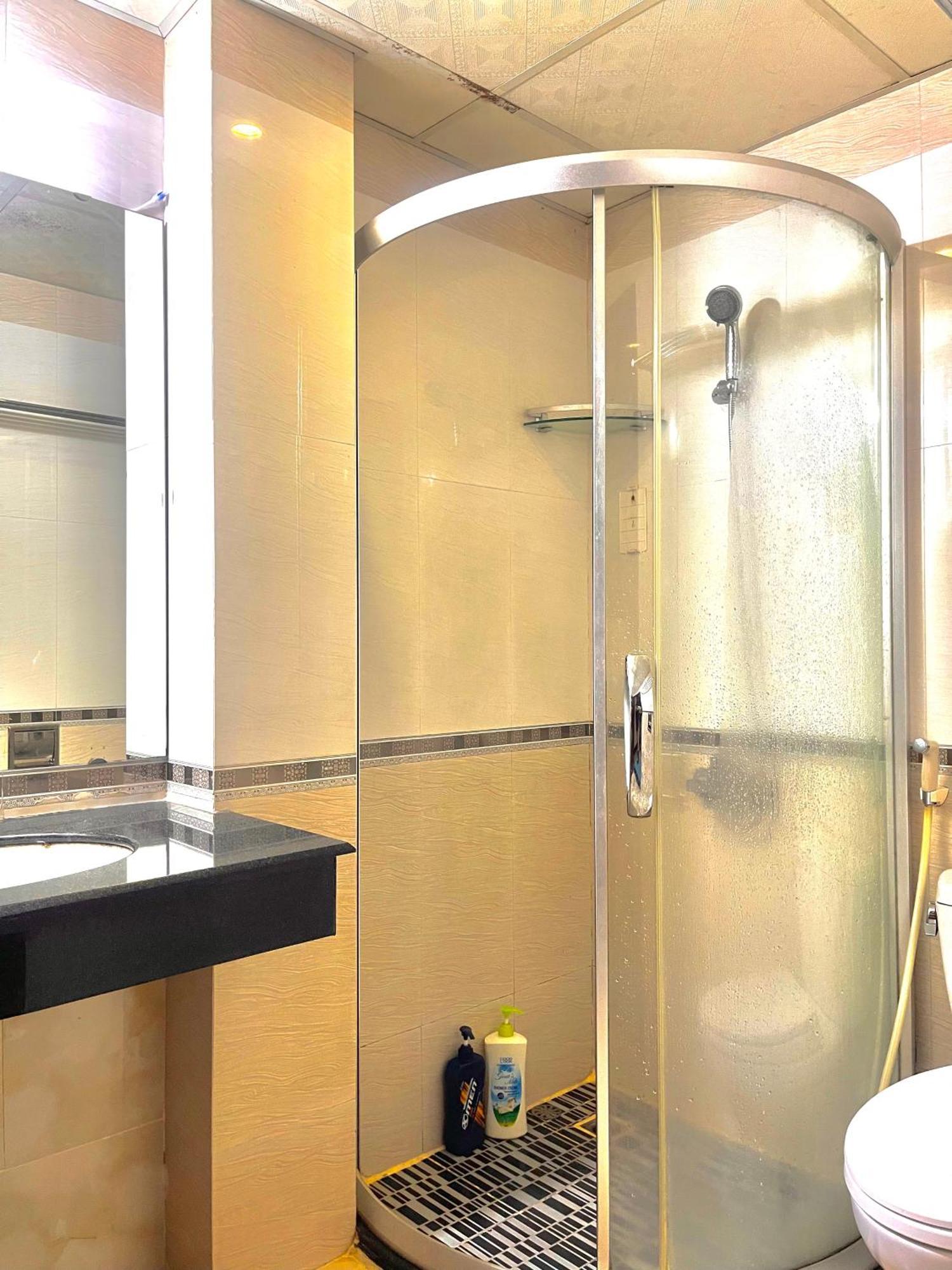 Khách sạn tình yêu Khach San Cuong Thanh 1 TP. Hồ Chí Minh